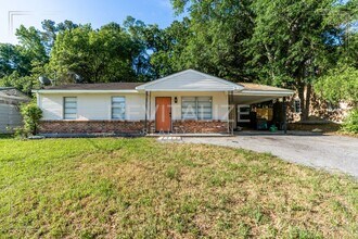 Building Photo - Updated 3 Bed / 1 Bath Ranch-Style Home