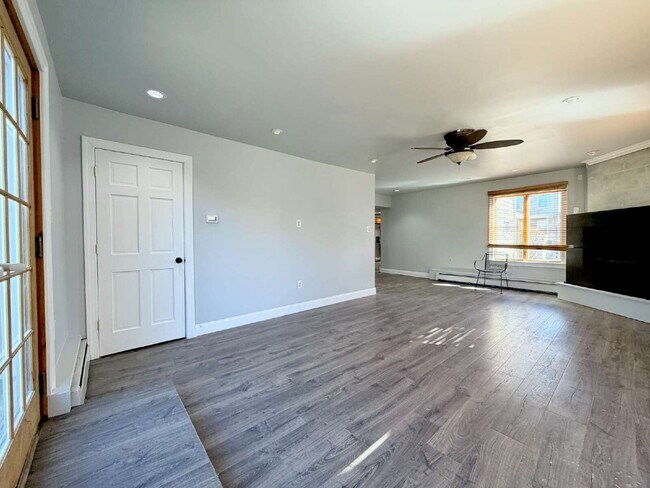 Building Photo - Move in ready, spacious, 4 bedroom, 3 bath single-family home available for rent in Hackensack, NJ.