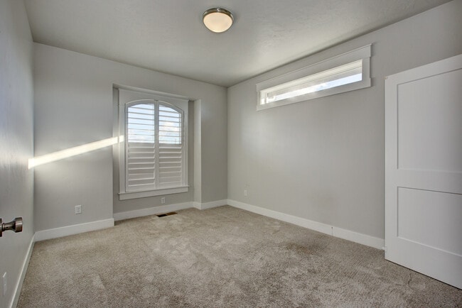 Building Photo - 2603 N Foudy Ave