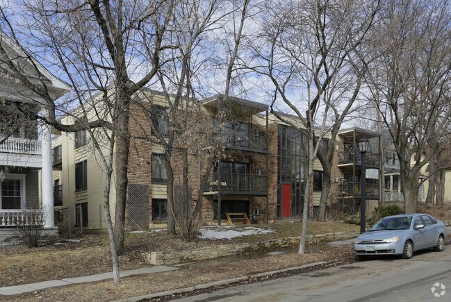 Building Photo - 2438 Grand Ave S