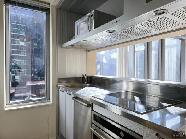 Building Photo - 1 bedroom in New York NY 10036