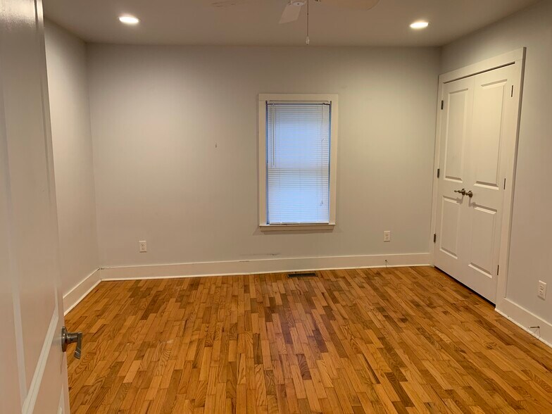 Building Photo - 2110 Barnett Ave
