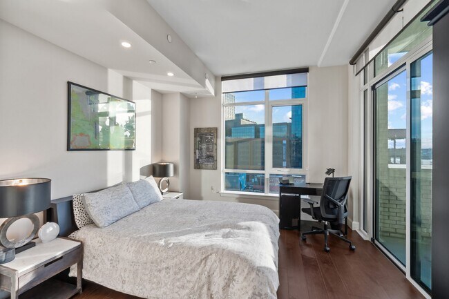 Building Photo - 1330 Lancaster St