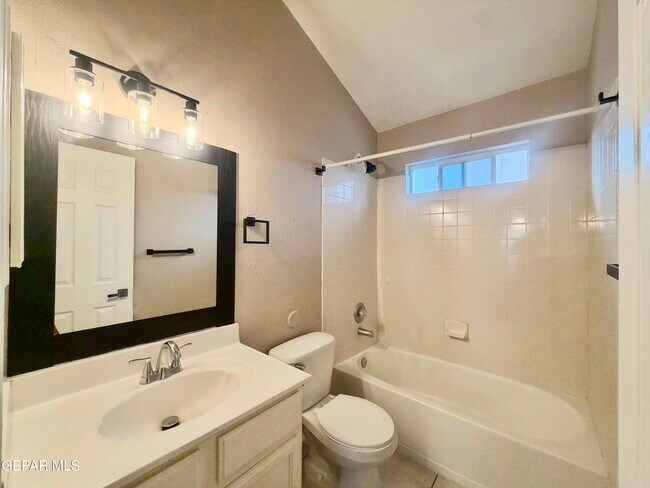 Building Photo - 3904 Tierra Marfil Rd