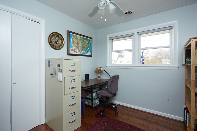 Building Photo - Silver Spring splendor with yard care INCL...