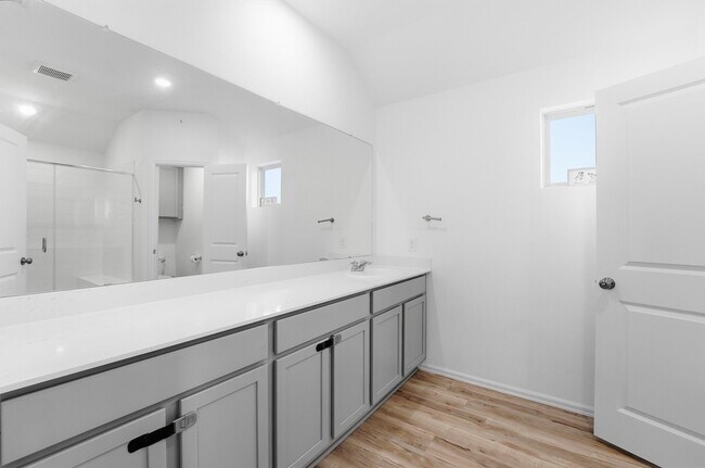 Building Photo - 27230 Woodridge Gln Dr