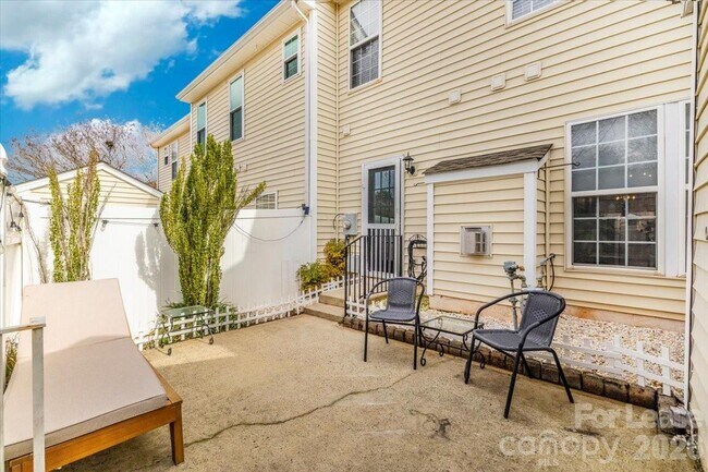 Building Photo - 4100 Christine Ln