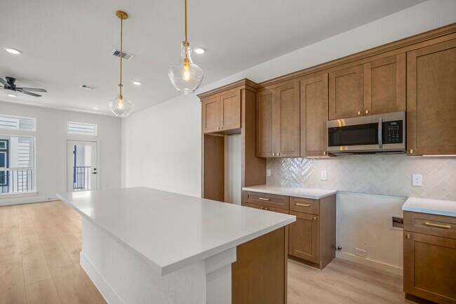 Building Photo - 1224 E 23rd St