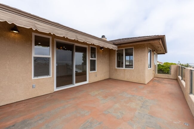 Building Photo - Expansive View of San Diego Bay! Double Ca...