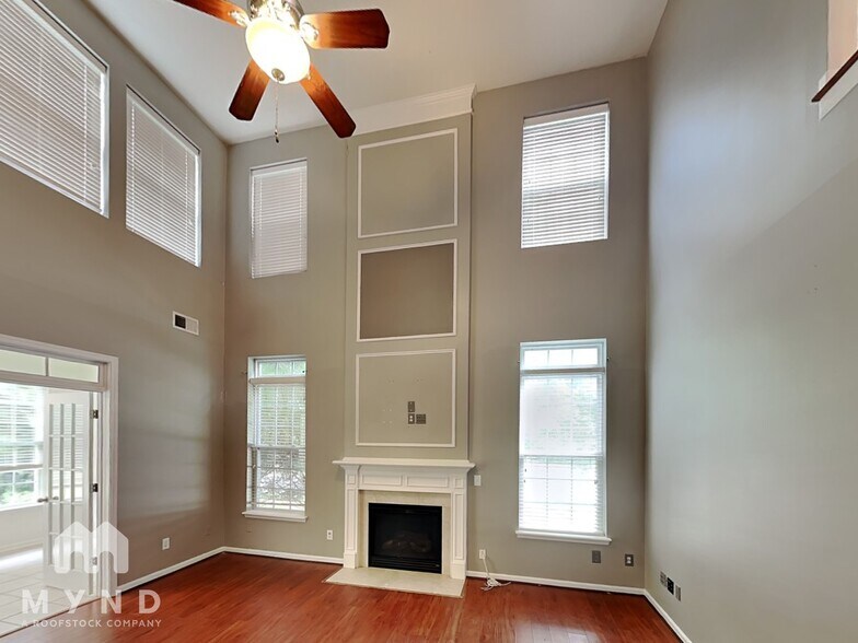 Building Photo - 15802 Herring Gull Way