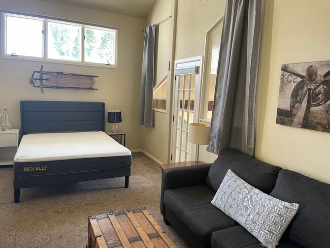 Building Photo - 230 Nottingham Rd