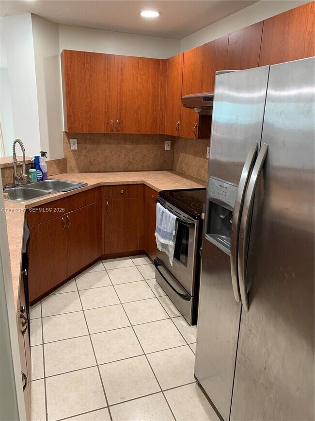 Building Photo - 4805 SW 163rd Pl