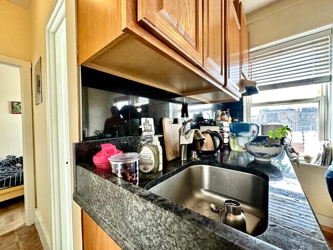 Building Photo - 108 Myrtle St