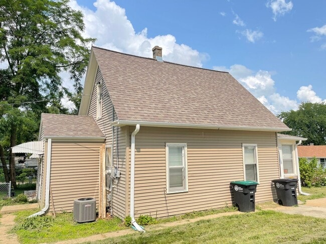 Building Photo - 6241 Decatur St