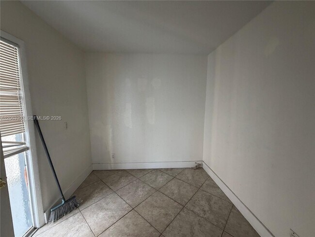 Building Photo - 3760 NW 115th Way