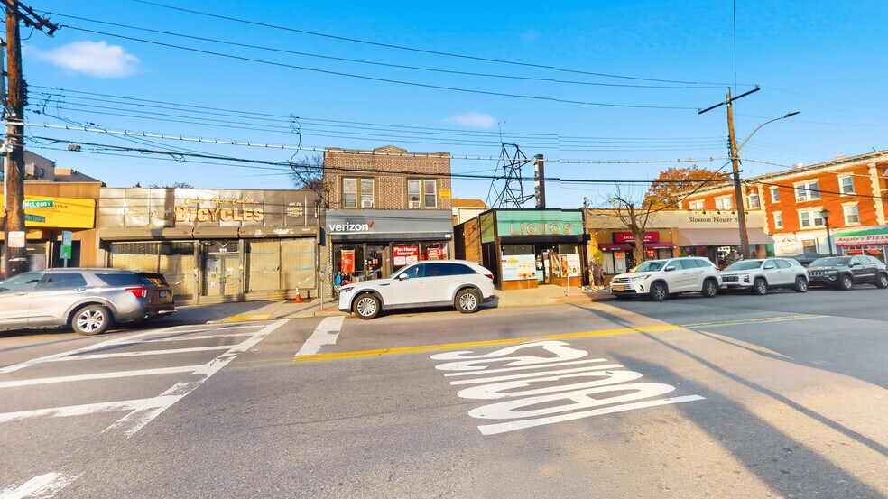 Building Photo - 972 McLean Ave