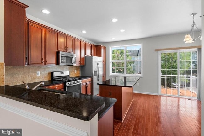 Building Photo - 43187 Loudoun Reserve Dr
