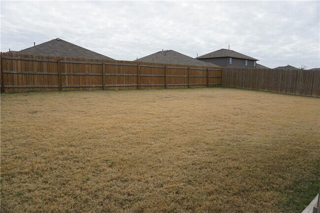 Building Photo - 4 Bed, No Carpet Home in Kyle, Available for July Move-In