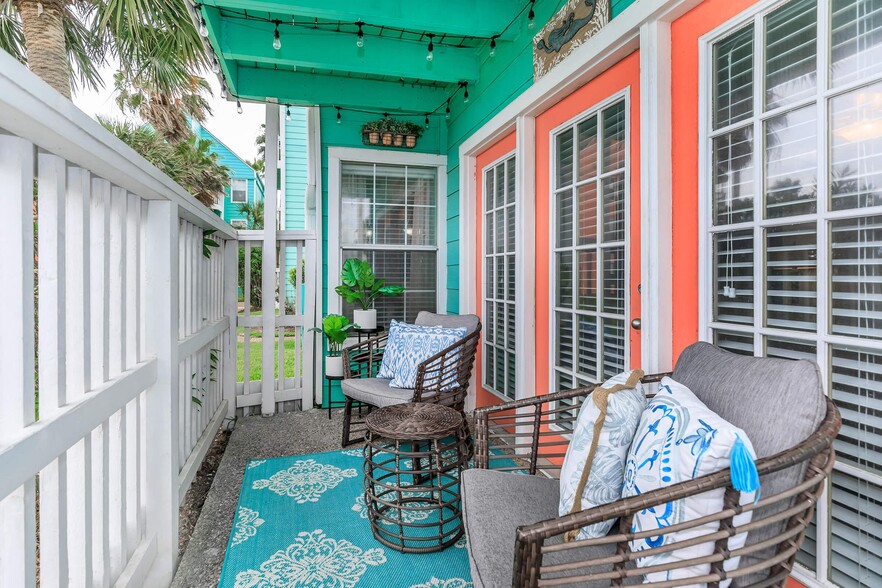 Primary Photo - Residence at West Beach