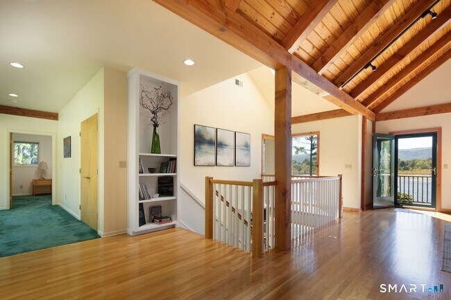 Building Photo - 99 Washinee Heights Rd