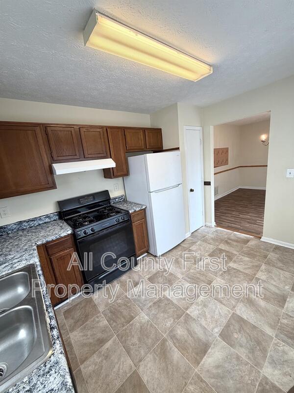 Building Photo - 1183 Red Oak Cove