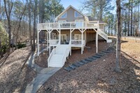 Building Photo - Lakefront Oconee Home