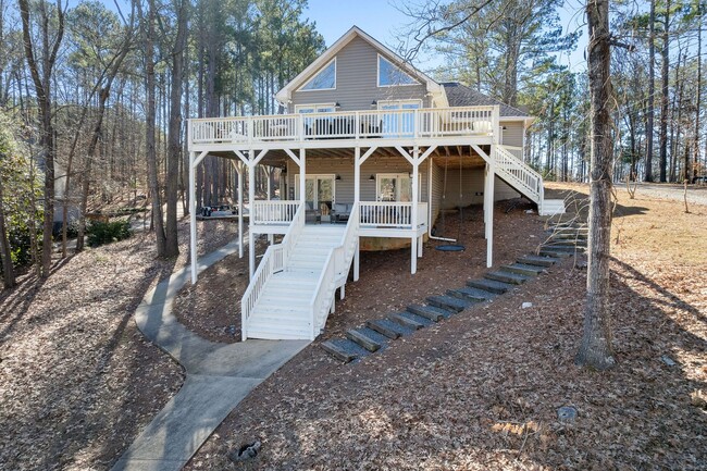 Primary Photo - Lakefront Oconee Home