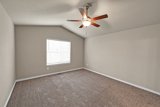 Building Photo - $2,550 - 4 Bed, 3 Bath Home in Colorado Sp...