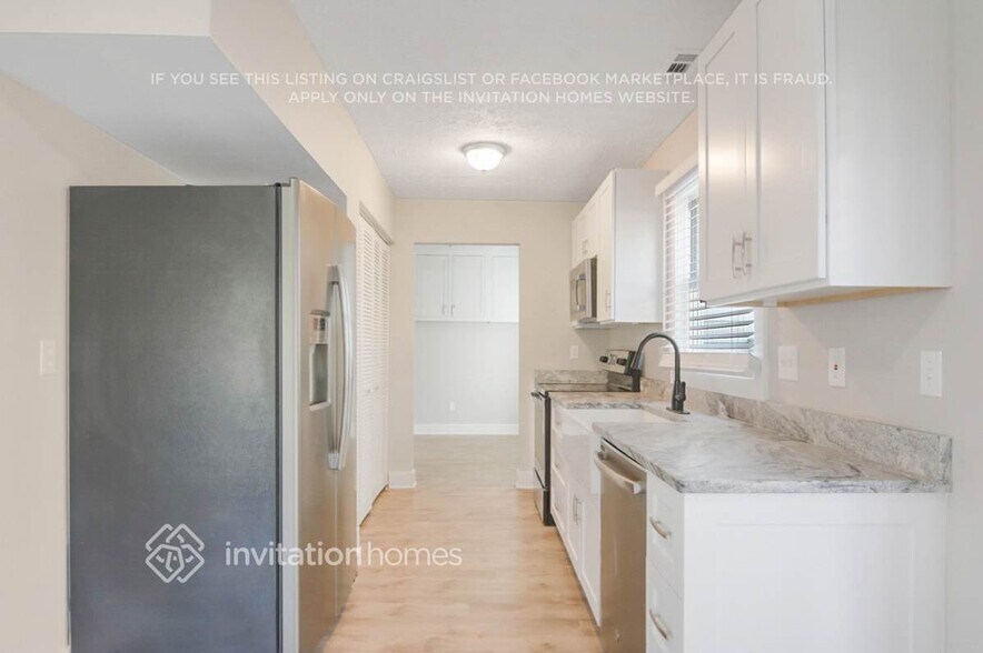 Building Photo - 51 Enesco Cir