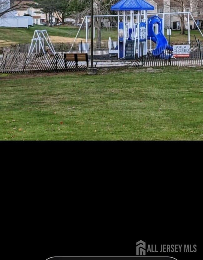 Building Photo - 455 Hawthorne Pl