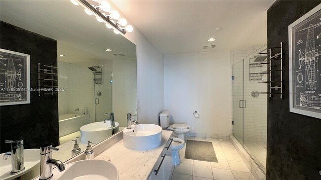 Building Photo - 888 Biscayne Blvd