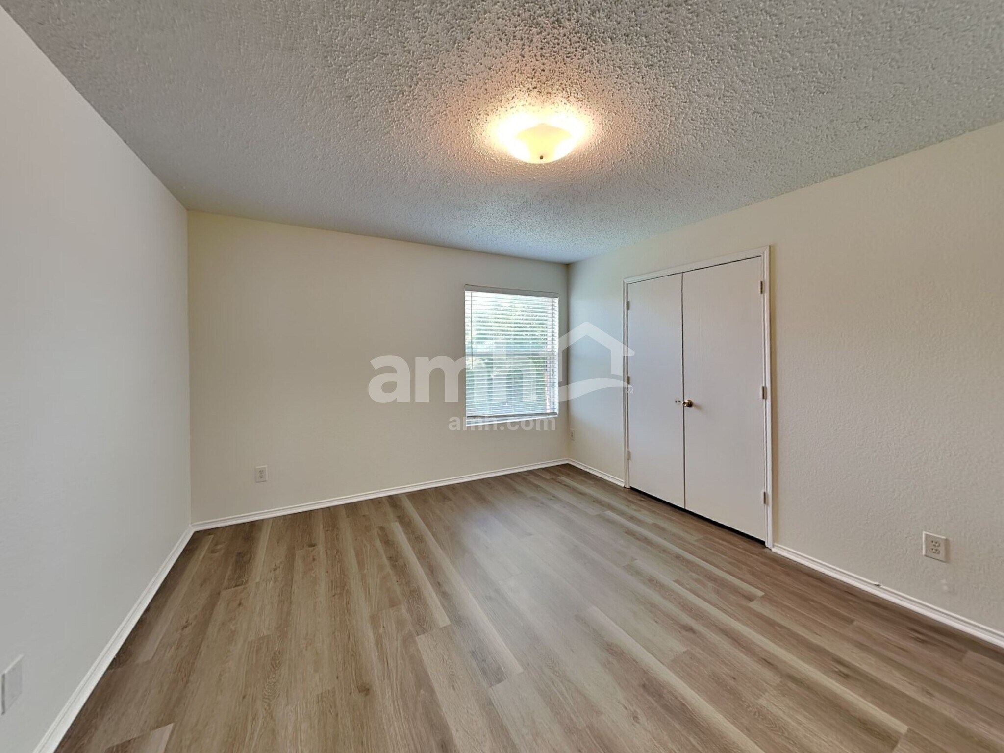 Building Photo - 5500 Costa Mesa Dr