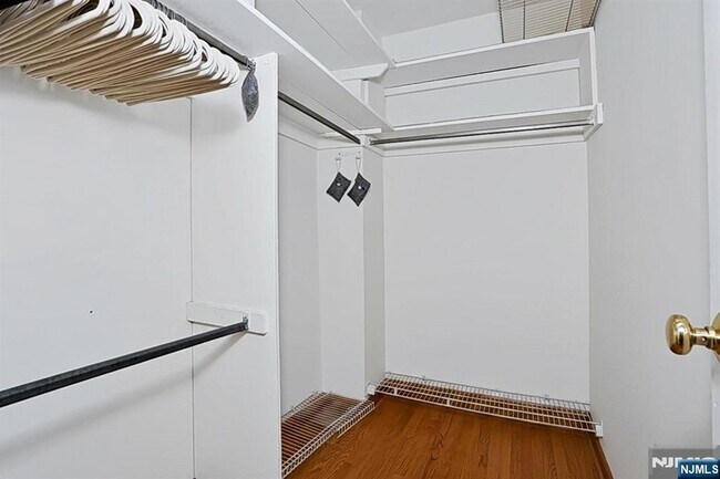 Building Photo - 301 Beech St