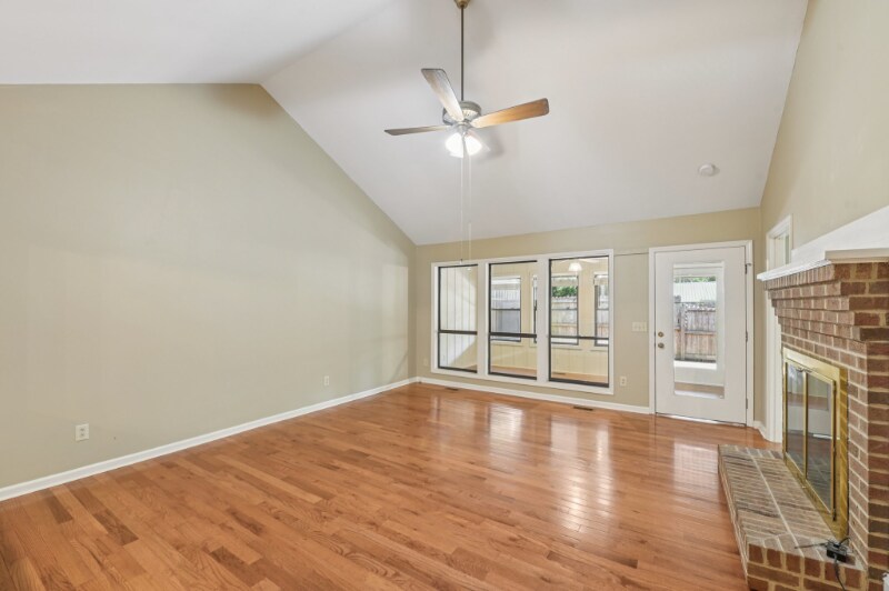 Building Photo - 507 Apple Ln