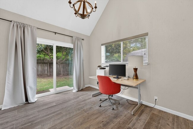 Building Photo - 420 Colusa Pl