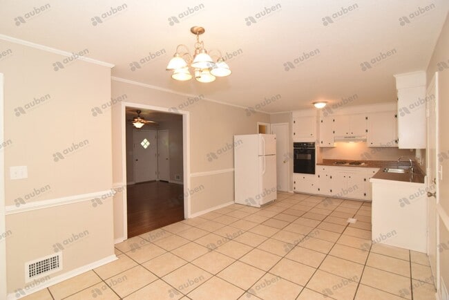 Building Photo - 3 Bed/2 Bath in Quiet Cul-de-Sac