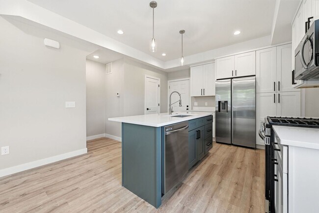 Building Photo - 4728 Walworth Ave