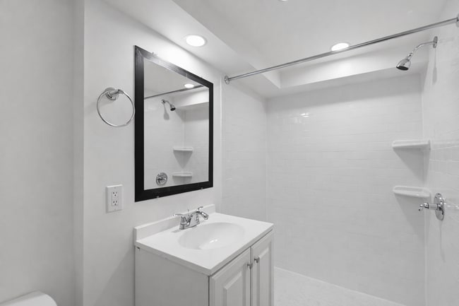 Building Photo - 5414 Belair Rd