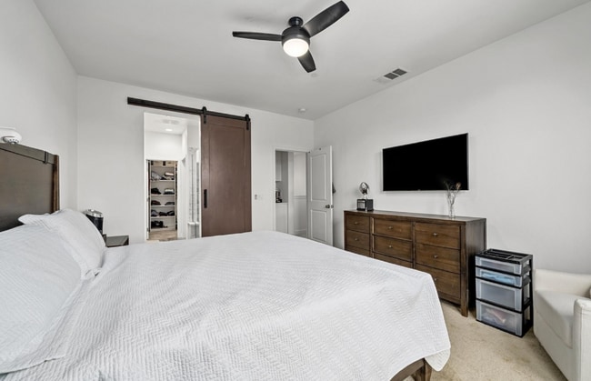 Building Photo - $4,300 - 3 Bed/ 3 Bath Modern Townhome with Loft in Santee