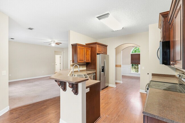 Building Photo - 68 Lincoln Way