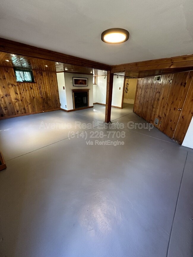 Building Photo - 425 Bismark Ave