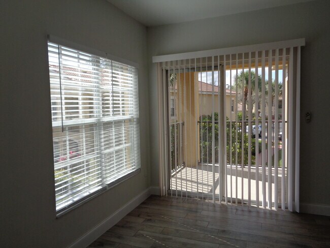 Building Photo - 10372 Fox Trail Rd S