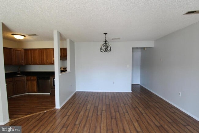 Building Photo - 2315 Aspen Dr