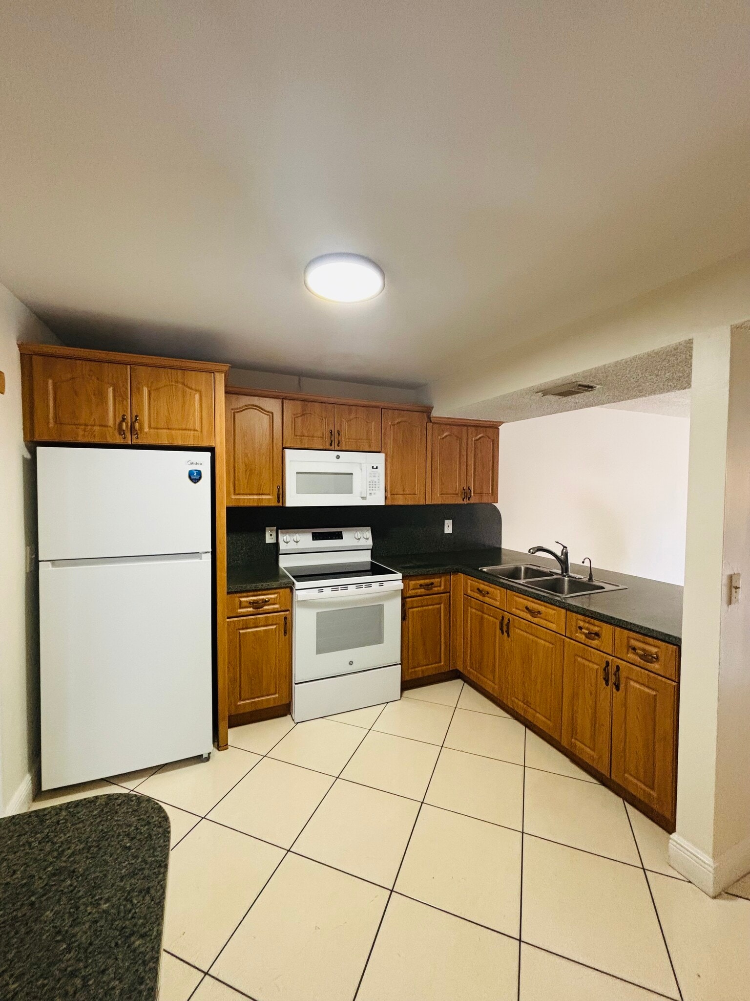 Kitchen - 1331 W 51st Pl