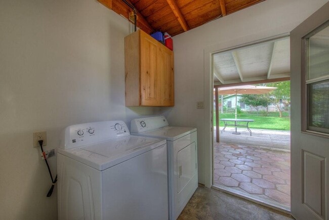 Building Photo - 7608 Delafield Ln