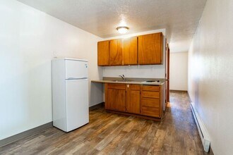 Building Photo - Beautiful Studio unit ready for you to cal...