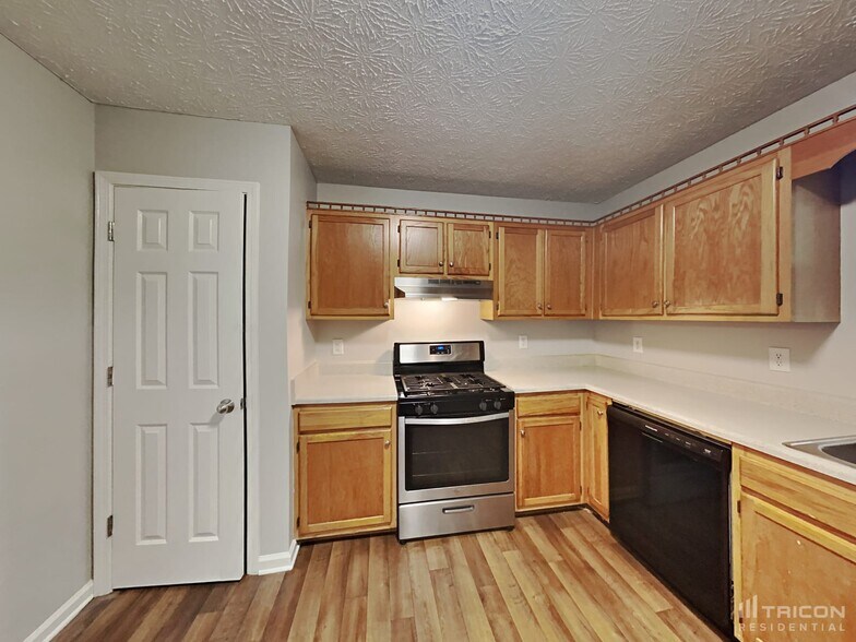 Building Photo - 116 Summer Lake Dr