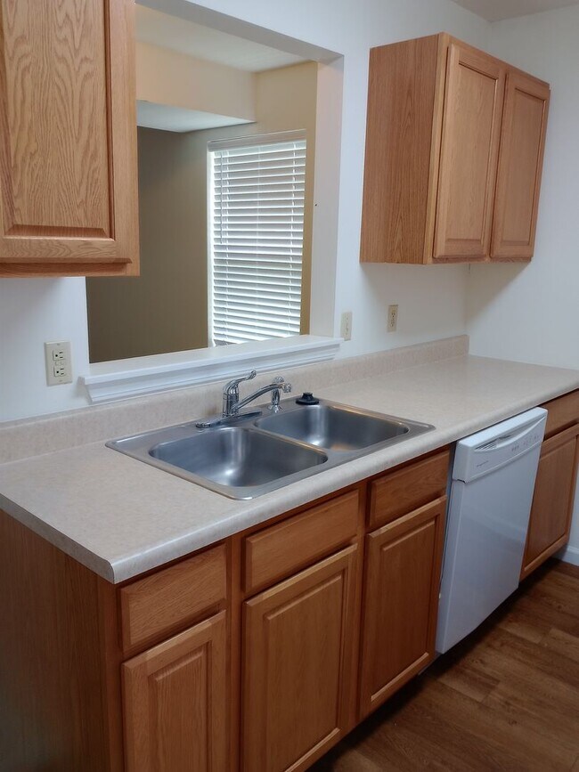 Building Photo - 3500-3502 Delmar Ct.