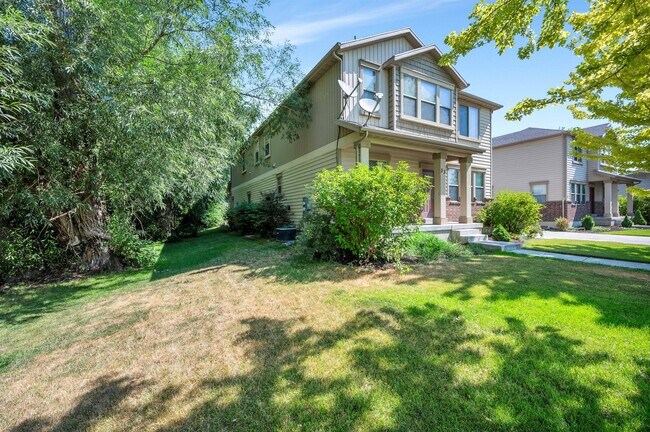 Building Photo - 35 E 150 N