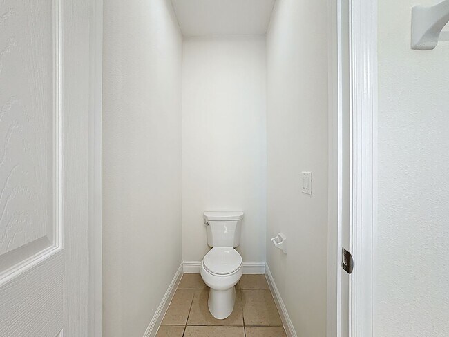 Building Photo - Hanover Lakes-2889 Nottel Drive St. Cloud